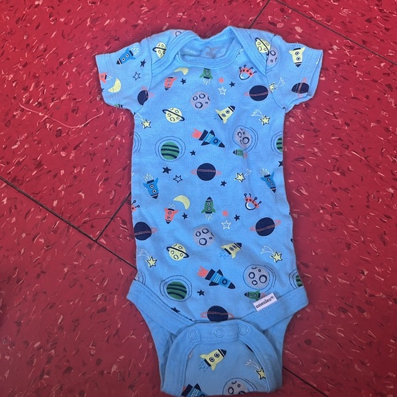 Lot of 0-3 month old clothes - Picture 12 of 16